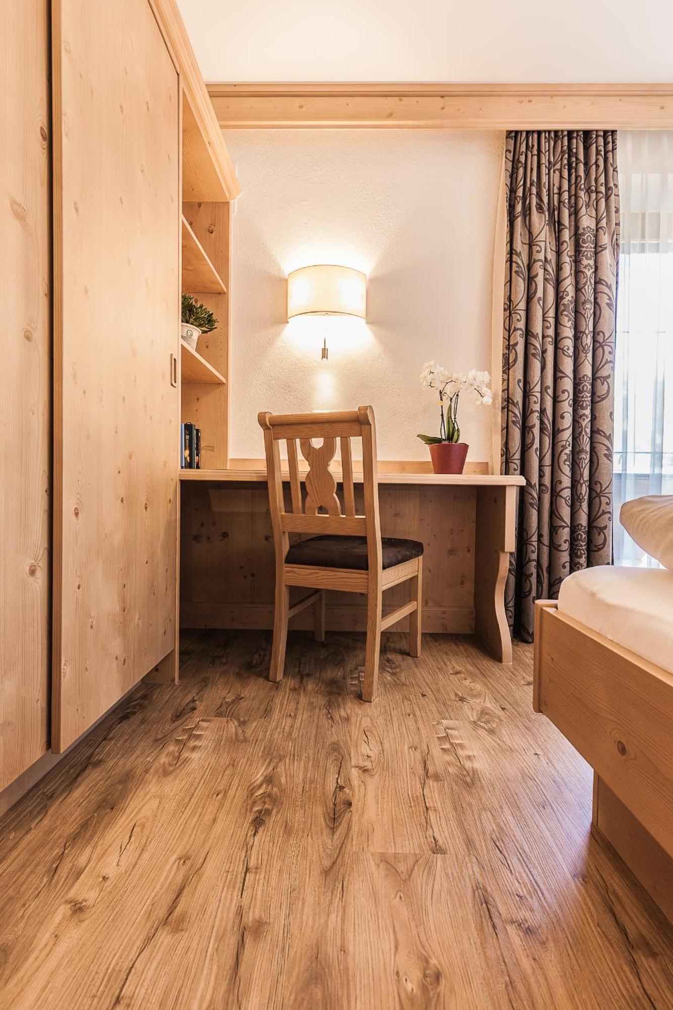 Schoenblick Appartements Тукс Экстерьер фото